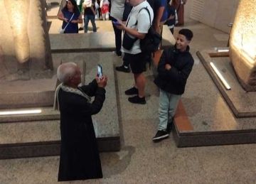 بـ الجلابية .. عم محمد : جيت من أسيوط علشان أفرج إبني تاريخ أجداده 