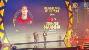 عثمان معما يتوج بجائزة أفضل لاعب شاب في حفل جوائز الكاف 2025