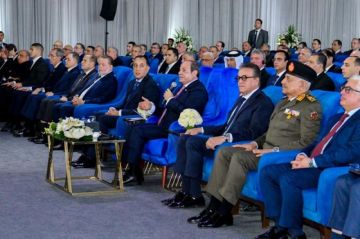 الرئيس السيسي: مشروع المنطقة الاقتصادية لقناة السويس تم بالإرادة والعمل الرئيس السيسي: مشروع المنطقة الاقتصادية لقناة السويس تم بالإرادة والعمل