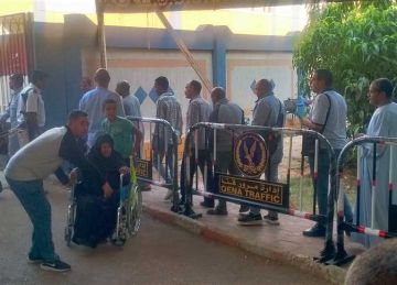 توافد الناخبين للادلاء بأصواتهم باللجان الانتخابية بقنا (صور)