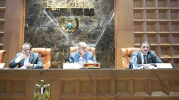 محافظ أسيوط: دراسة إنشاء أول ناد للذكاء الاصطناعي على مستوى المحافظة لخدمة الشباب صور