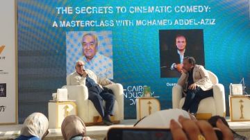 محمد عبد العزيز: أنا وعادل إمام رحلة صعود بالسينما محمد عبد العزيز: أنا وعادل إمام رحلة صعود بالسينما