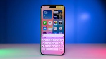 iOS 26.2 يتيح للمستخدمين اختيار مساعد صوتي افتراضي غير Siri لأول مرة iOS 26.2 يتيح للمستخدمين اختيار مساعد صوتي افتراضي غير Siri لأول مرة