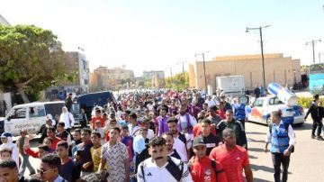 أخبار أسوان: إطلاق ماراثون للمشي.. والمحافظ يتابع لحالة الصحية لمصابي حادث طلاب مهرجان الإسماعيلية بالطريق الصحراوي