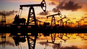 أسباب تراجع أسعار النفط عالميا.. هئية البترول توضح