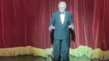 حسين فهمي يستعرض عدد من الأفلام قبل وبعد ترميمها في مهرجان القاهرة