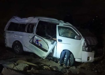 إصابة 6 أشخاص في انقلاب سيارة ميكروباص بالطريق الحر في القليوبية