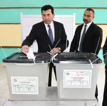 وزير الشباب والرياضة يدلي بصوته في انتخابات مجلس النواب 2025