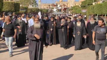 بمشاركة الآلاف.. الليلة الختامية لاحتفالات دير مارجرجس الرزيقات في الأقصر بمشاركة الآلاف.. الليلة الختامية لاحتفالات دير مارجرجس الرزيقات في الأقصر