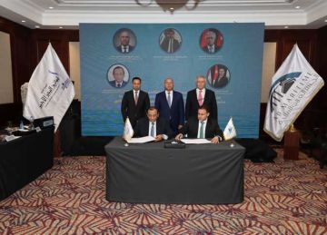 خلال الجمعية العمومية لـ الجسر العربي .. توقيع مذكرة تفاهم لإنشاء ترسانة بحرية بميناء سفاجا