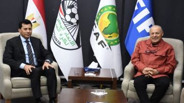 لتنفيذ توجيهات الرئيس السيسي..اتحاد الكرة يستقبل وزير الشباب والرياضة