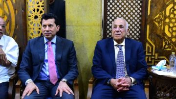 وزير الرياضة يشارك في عزاء نجم الزمالك الراحل محمد صبري وزير الرياضة يشارك في عزاء نجم الزمالك الراحل محمد صبري