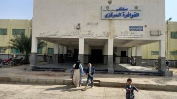 وكيل صحة الوادي الجديد يتابع الخدمة الطبية بمستشفى الفرافرة المركزي