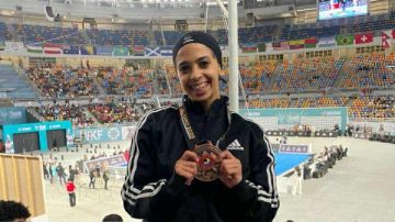 آية هشام تحصد برونزية بطولة العالم للكاراتيه