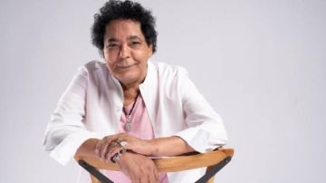 بعد فحوصات طبية .. محمد منير يغادر المستشفى ويعود إلى منزله خاص