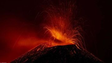 ثوران جديد.. من هو العملاق النائم الذي يخشى العلماء إيقاظه؟ ثوران جديد.. من هو العملاق النائم الذي يخشى العلماء إيقاظه؟