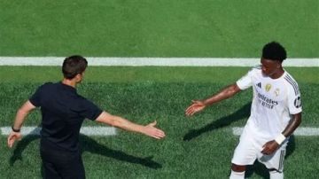 ريال مدريد يأمل في مصالحة بين فينيسيوس وتشابي ألونسو