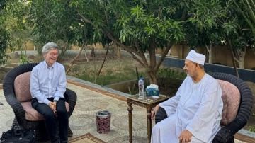 شيخ الأزهر يشيد بموقف المفكر العالمي جيفري ساكس تجاه فلسطين شيخ الأزهر يشيد بموقف المفكر العالمي جيفري ساكس تجاه فلسطين
