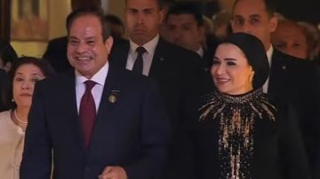 مفيدة شيحة: العالم كله يتحدث عن أناقة فستان قرينة الرئيس مفيدة شيحة: العالم كله يتحدث عن أناقة فستان قرينة الرئيس