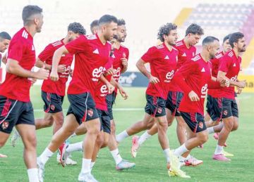 نجم الأهلى السابق: الأحمر سيتخطى سيراميكا بصعوبة