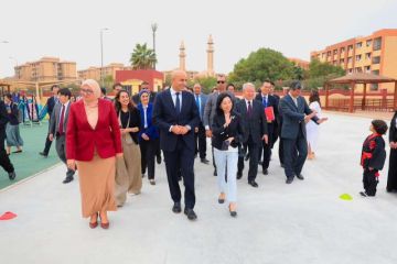 وزير التعليم يصطحب الأميرة أكيكو من العائلة الإمبراطورية اليابانية في زيارة للمدرسة المصرية اليابانية