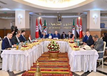 وزير الخارجية يشارك في اجتماع الآلية الثلاثية لدول جوار ليبيا بالجزائر وزير الخارجية يشارك في اجتماع الآلية الثلاثية لدول جوار ليبيا بالجزائر