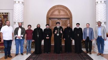 البابا تواضروس يلتقي لجنة احتفالية نيقية