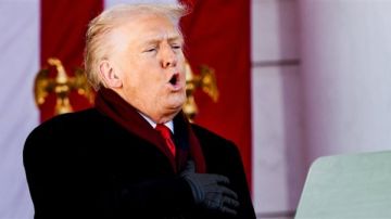 سخرية لاذعة بعد أن أخطأ ترامب في النشيد الوطني خلال احتفال المحاربين القدامى