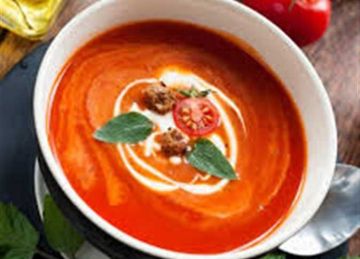 سر شوربة الطماطم الفاخرة.. خطوات بسيطة بطعم المطاعم الراقية (الطريقة والخطوات) سر شوربة الطماطم الفاخرة.. خطوات بسيطة بطعم المطاعم الراقية (الطريقة والخطوات)