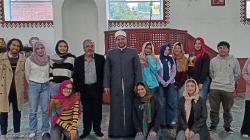 موفد الأوقاف بكولومبيا يستقبل وفدا من دارسي القانون والسياسة بجامعة الروساريو