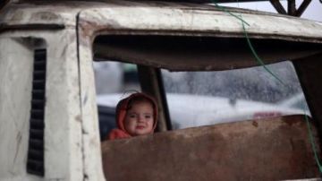 غرق خيام النازحين في غزة تغرق بسبب الأمطار.. والدفاع المدني يحذر من كارثة وشيكة غرق خيام النازحين في غزة تغرق بسبب الأمطار.. والدفاع المدني يحذر من كارثة وشيكة