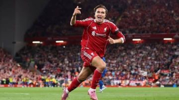 كييزا: التتويج بالدوري مع ليفربول أهم لحظة في مسيرتي.. وميسي الأفضل في التاريخ كييزا: التتويج بالدوري مع ليفربول أهم لحظة في مسيرتي.. وميسي الأفضل في التاريخ