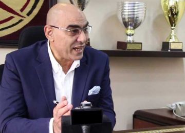 هشام نصر يعقد جلسة مع جون إدوارد قبل سفر الزمالك للإمارات