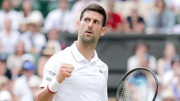 يواصل مطاردة رقم فيدرر وكونورز..ديوكوفيتش يحقق اللقب الـ101 في مسيرته بعمر 38 عاما يواصل مطاردة رقم فيدرر وكونورز..ديوكوفيتش يحقق اللقب الـ101 في مسيرته بعمر 38 عاما