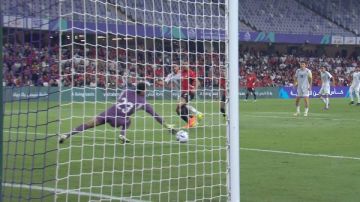 أوستون أورونوف يسجل الهدف الثاني لأوزبكستان في مرمى منتخب مصر بكأس العين الودية