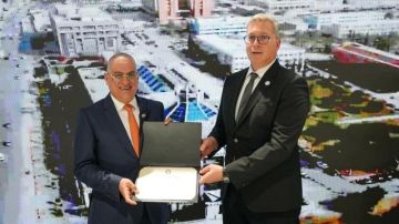 بعد تميزهم بتصنيف ENR العالمي.. وزير البترول يكرم إنبي وبتروجت وصان مصر في أديبك 2025