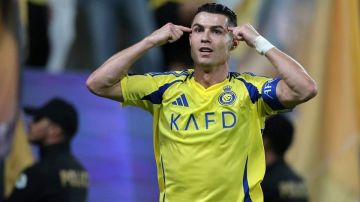 رونالدو يعلن موعد اعتزاله.. هل كأس العالم 2026 المحطة الأخيرة في مسيرة الأسطورة؟ رونالدو يعلن موعد اعتزاله.. هل كأس العالم 2026 المحطة الأخيرة في مسيرة الأسطورة؟