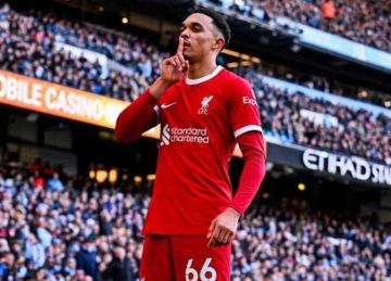 قبل مباراة ليفربول وريال مدريد.. أول تعليق من سلوت على عودة أرنولد لأنفيلد