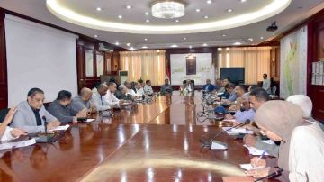 محافظ الأقصر يترأس الاجتماع الدوري لمتابعة منظومة التقنين