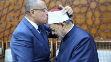 محافظ جنوب سيناء يشكر شيخ الأزهر ويبحث دور بيت الزكاة في دعم الأسر الأولى بالرعاية