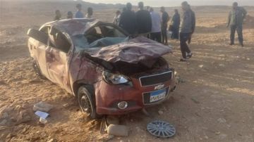 مصرع شخص وإصابة 4 من أسرة واحدة في انقلاب سيارة بالوادي الجديد