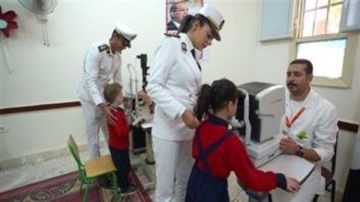 إطلاق مبادرة سلامة عيونك للكشف على طلاب المدارس إطلاق مبادرة سلامة عيونك للكشف على طلاب المدارس