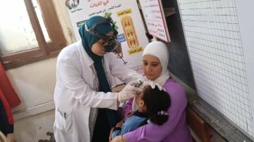 جامعة بنها تنظم قافلة طبية بمدرسة الشهيد محمد جمال بكفر شكر