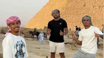 خوان بيزيرا في زيارة جديدة للأهرامات .. صور