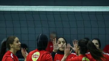 سيدات طائرة الأهلي يهزم العبور في دوري المرتبط