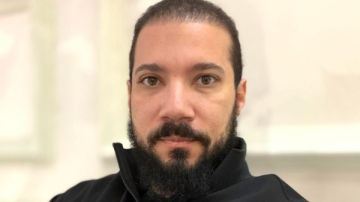 عبدالله رشدي ينفي شائعة الهجرة إلى أمريكا: لا أقبل أن أترك وطني لأكون ذليلا بين الأغراب عبدالله رشدي ينفي شائعة الهجرة إلى أمريكا: لا أقبل أن أترك وطني لأكون ذليلا بين الأغراب