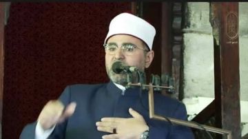 مدير الجامع الأزهر يحذر الشباب من إدمان الشاشات مدير الجامع الأزهر يحذر الشباب من إدمان الشاشات