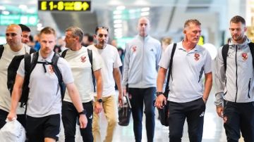 بعثة الأهلي تغادر القاهرة متوجهة إلى الإمارات