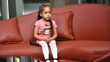 رؤى.. طفلة من الشرقية تحفظ القرآن والعناصر الكيميائية وتبهر واحد من الناس 