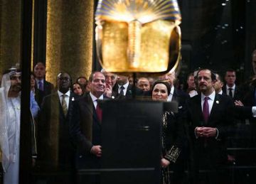 فيديو نقل قناع توت عنخ آمون.. كما يستريح الملك في سلام تم نقل كنوزه في سلام فيديو نقل قناع توت عنخ آمون.. كما يستريح الملك في سلام تم نقل كنوزه في سلام